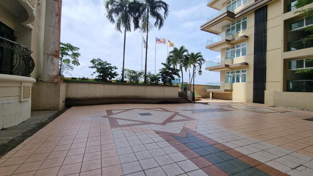 Kenyalang Emerald Riverine Resort Homestay Kuching Exterior photo