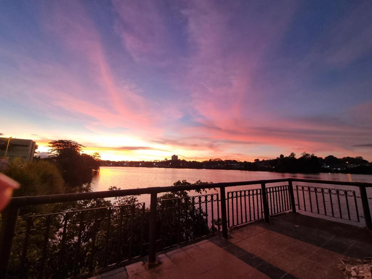 Kenyalang Emerald Riverine Resort Homestay Kuching Exterior photo